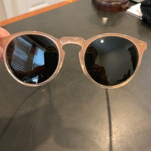 Otis sunglasses. Style - Omar X. Color crystal peach